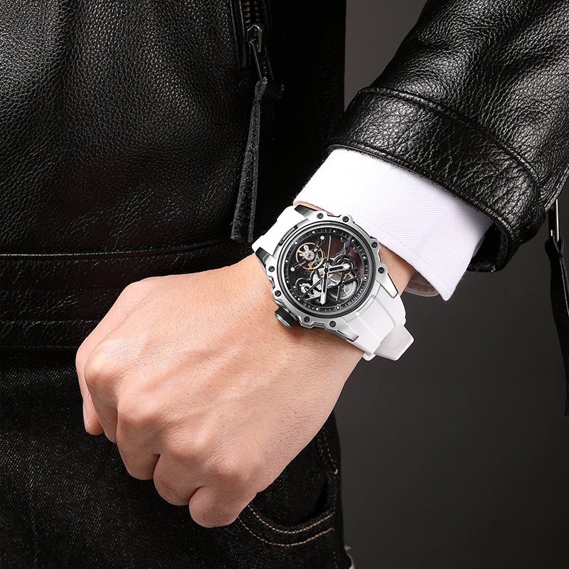 MEGIR 2243 Blanc Silver portée au poignet