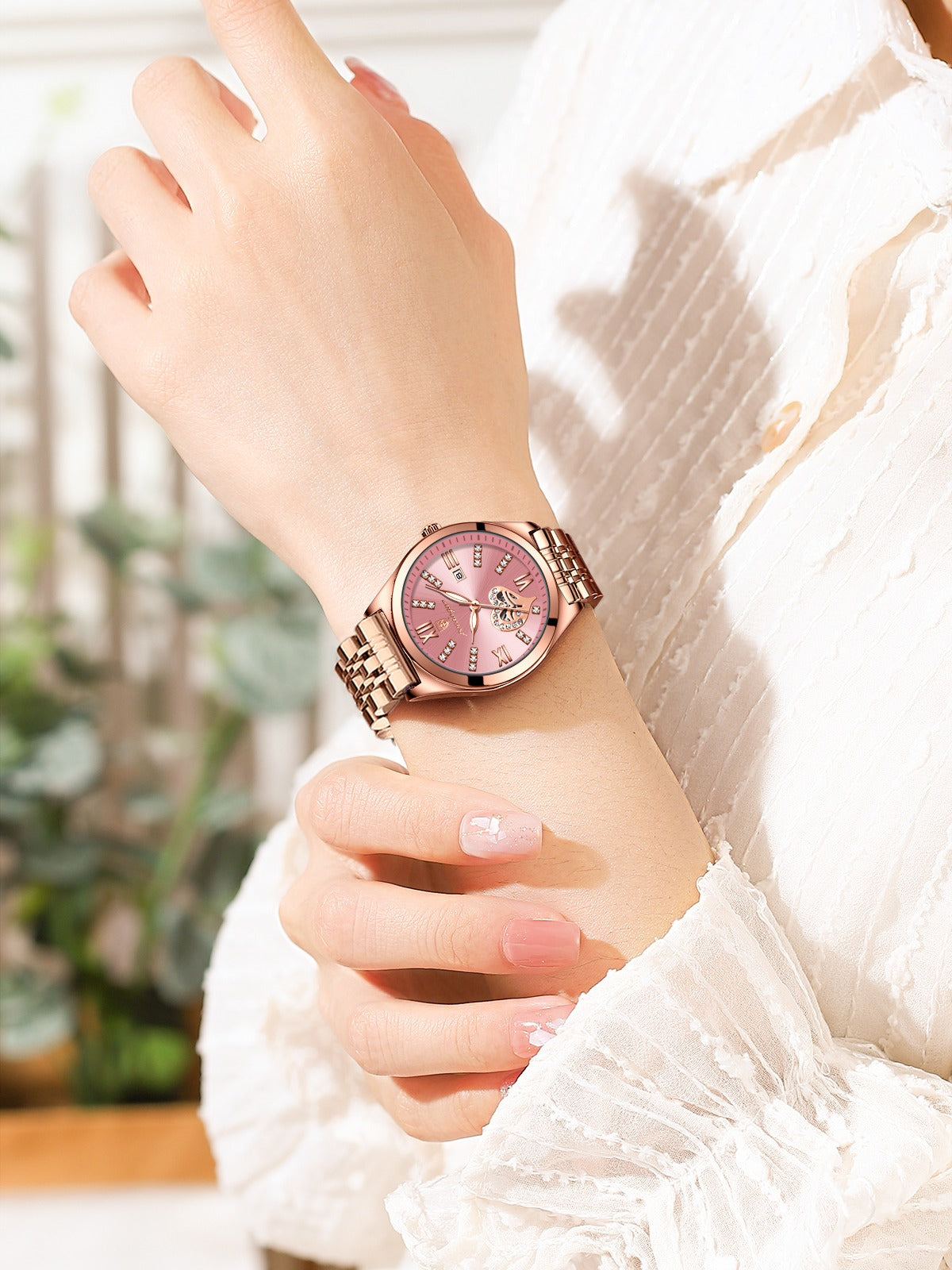 POEDAGAR 320 cadran rose au poignet