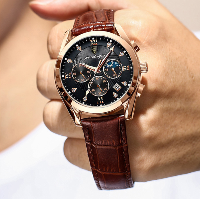 Détail de la montre POEDAGAR or rose au poignet